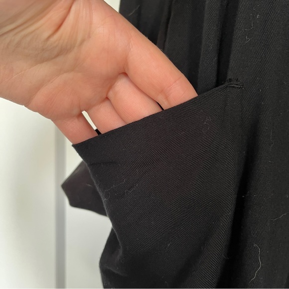 Aritzia Black Talula Kent Blazer size 4 - Picture 6 of 8